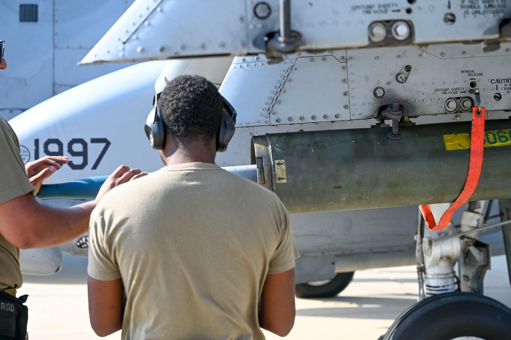 Reservists perform forward-area rearming and refueling operations during Patriot Fury