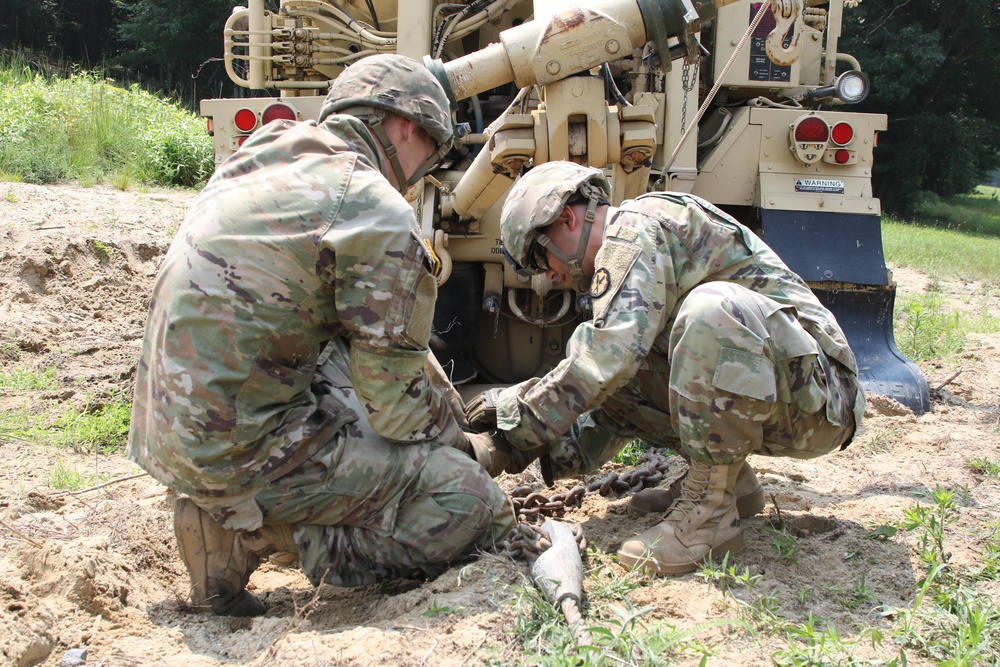 94th TD Instructors Teach Wheeled Vehicle Recovery Skills at RTS-M Devens