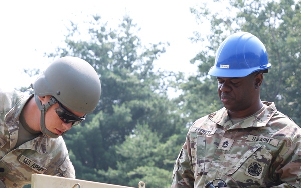 94th TD Instructors Teach Wheeled Vehicle Recovery Skills at RTS-M Devens