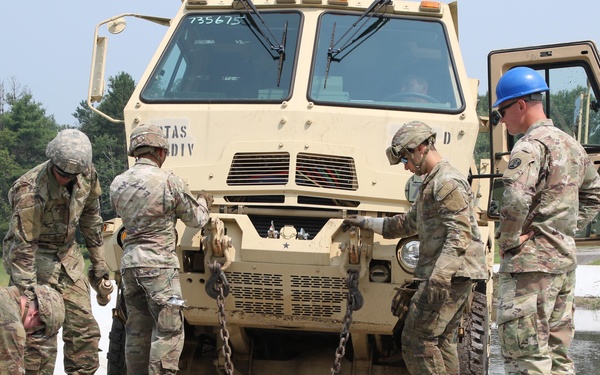 94th TD Instructors Teach Wheeled Vehicle Recovery Skills at RTS-M Devens