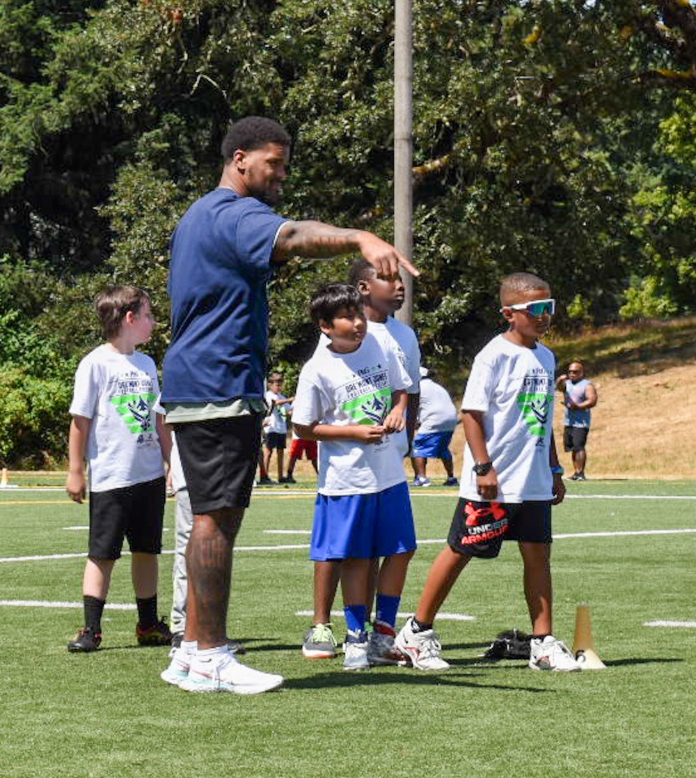 DVIDS - Images - Seahawks player aims to inspire JBLM youth [Image 1 of 4]