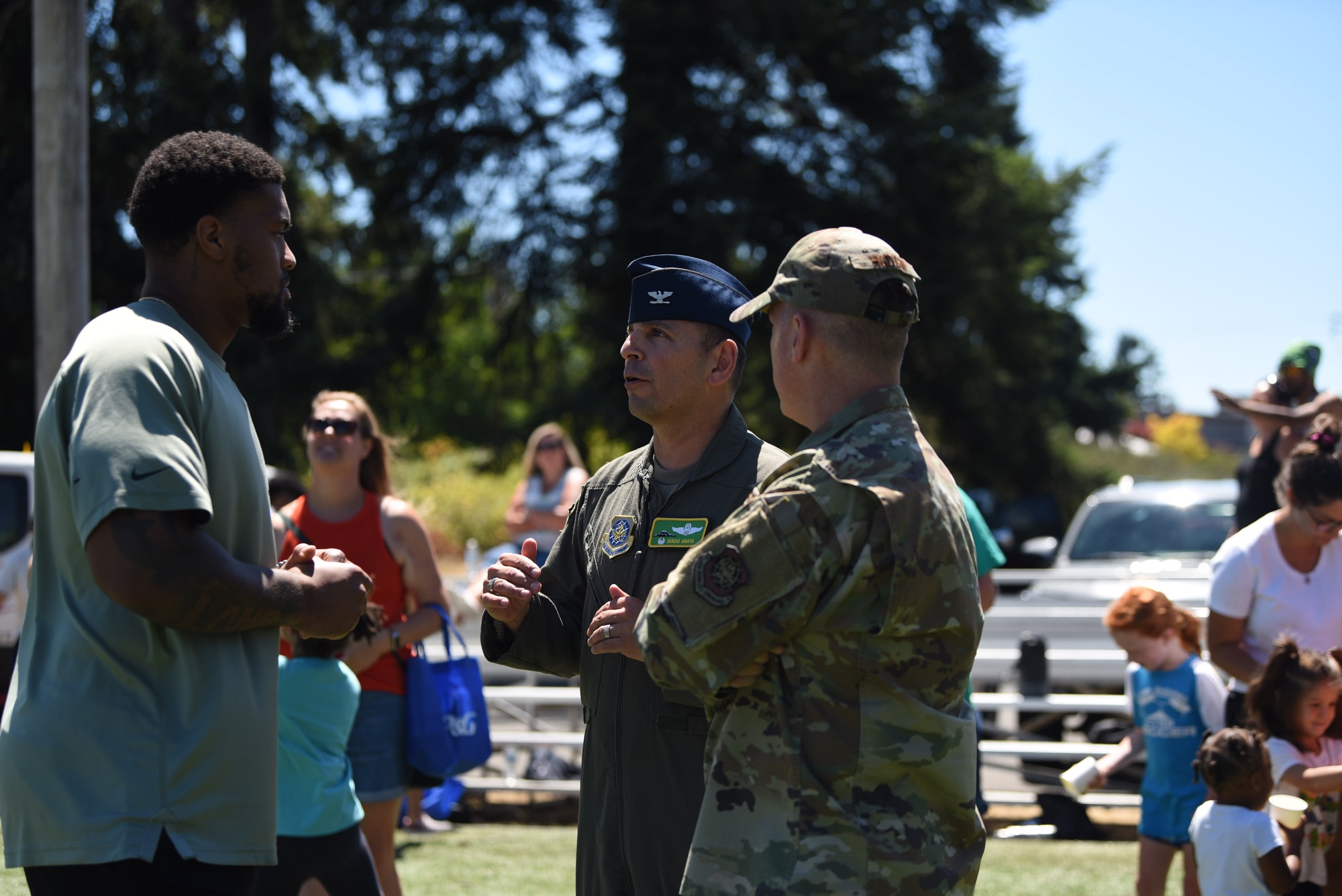 DVIDS - Images - Seahawks Dre'Mont Jones host football camp for JBLM  children [Image 7 of 7]