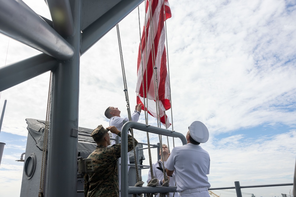 Man the Rails: BAT ARG/26th MEU(SOC) Departs Norfolk For Deployment