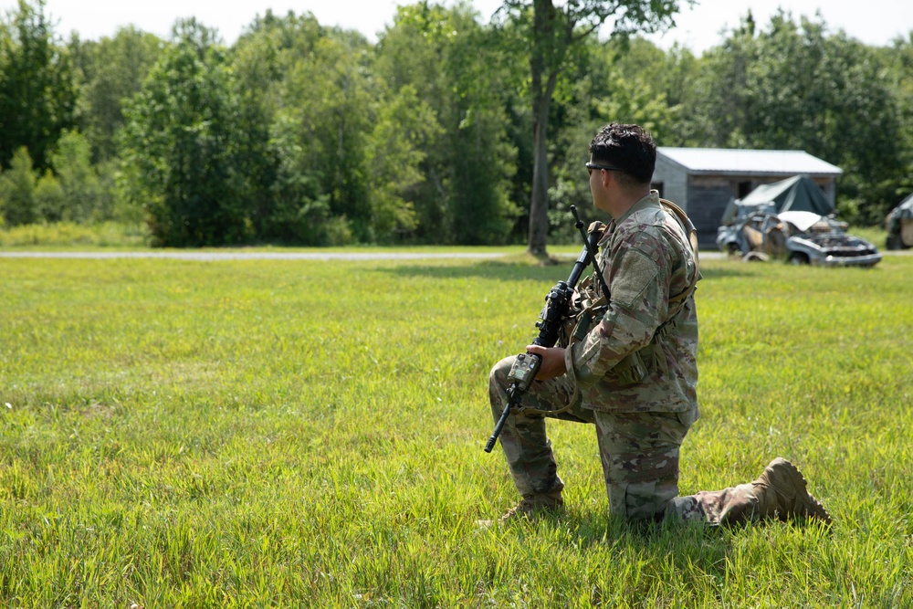 Soldiers from 3-71 CAV complete STX training lanes