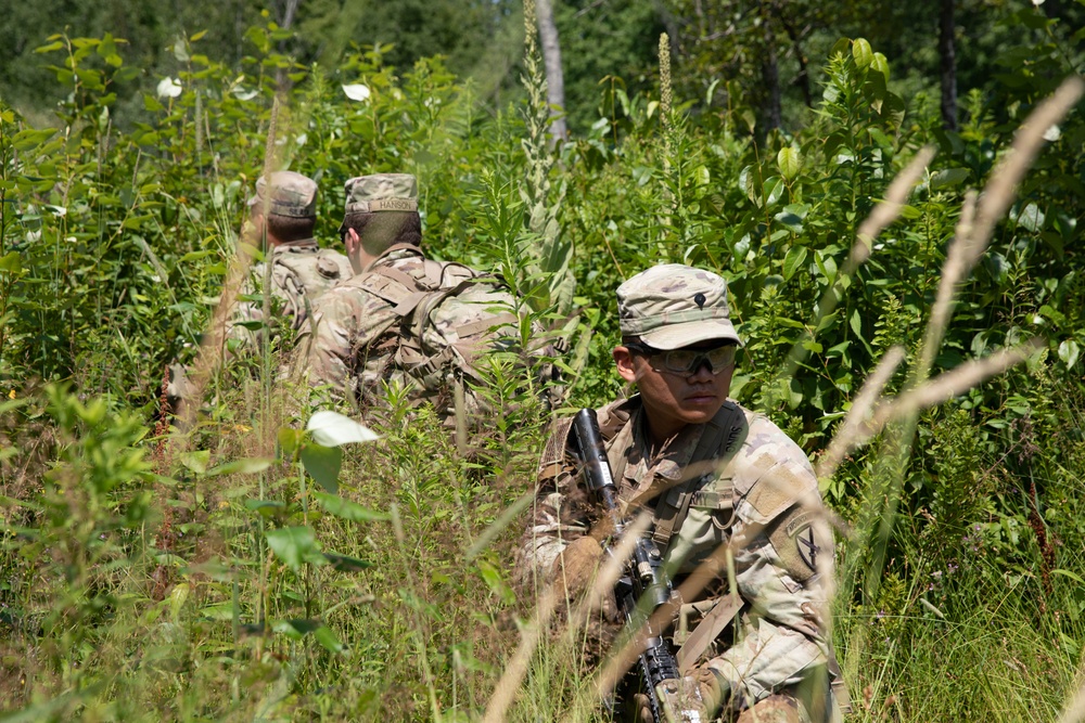 Soldiers from 3-71 CAV complete STX training lanes