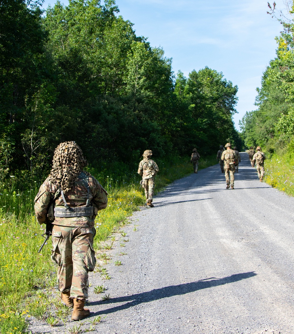 Soldiers from 3-71 CAV Complete STX Training Lanes