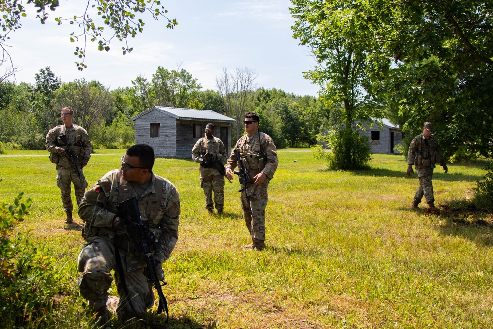 Soldiers from 3-71 CAV Complete STX Training Lanes