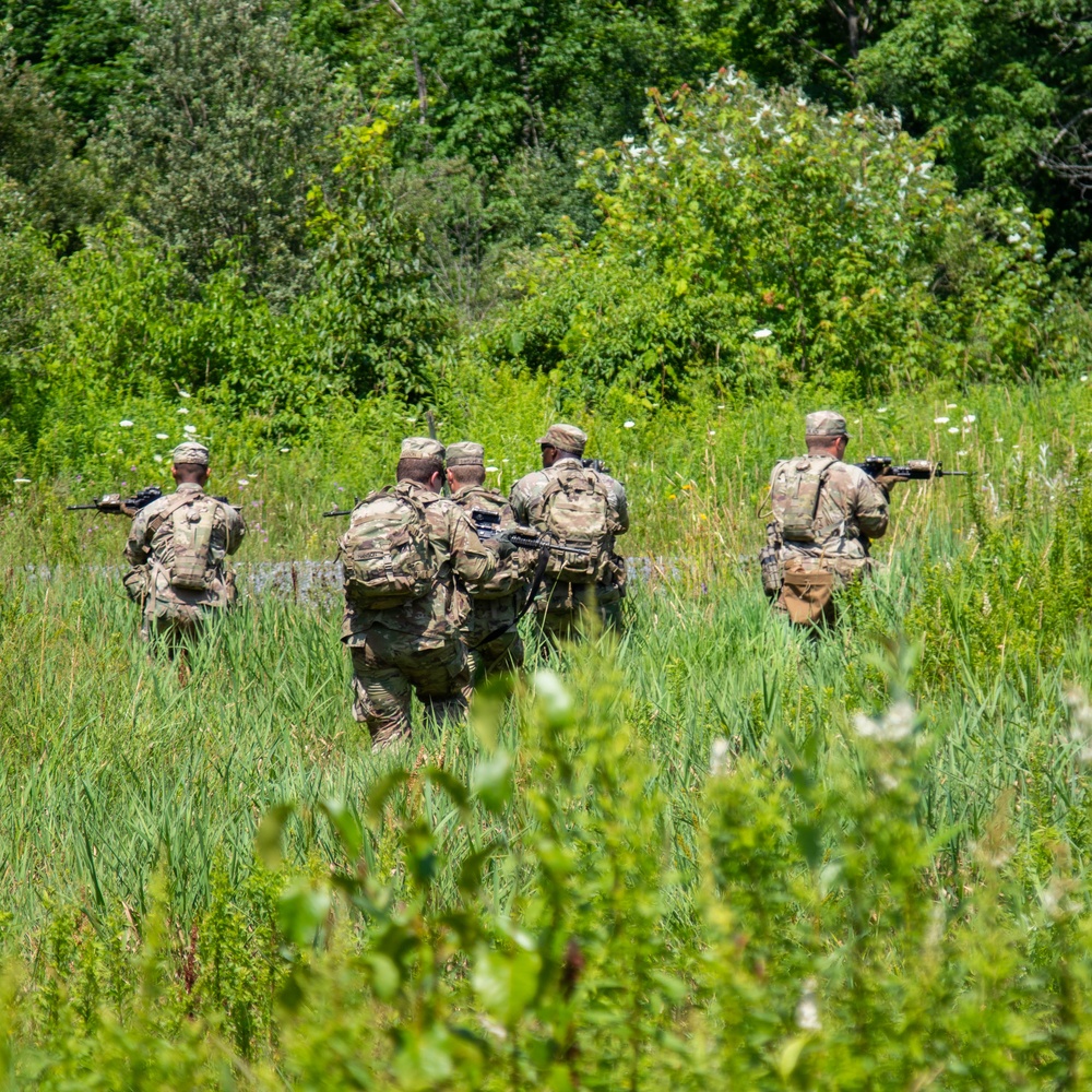 Soldiers from 3-71 CAV Complete STX Training Lanes