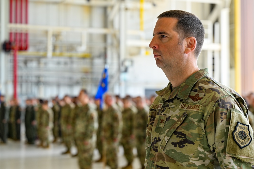New commander sets tone of readiness and transformation