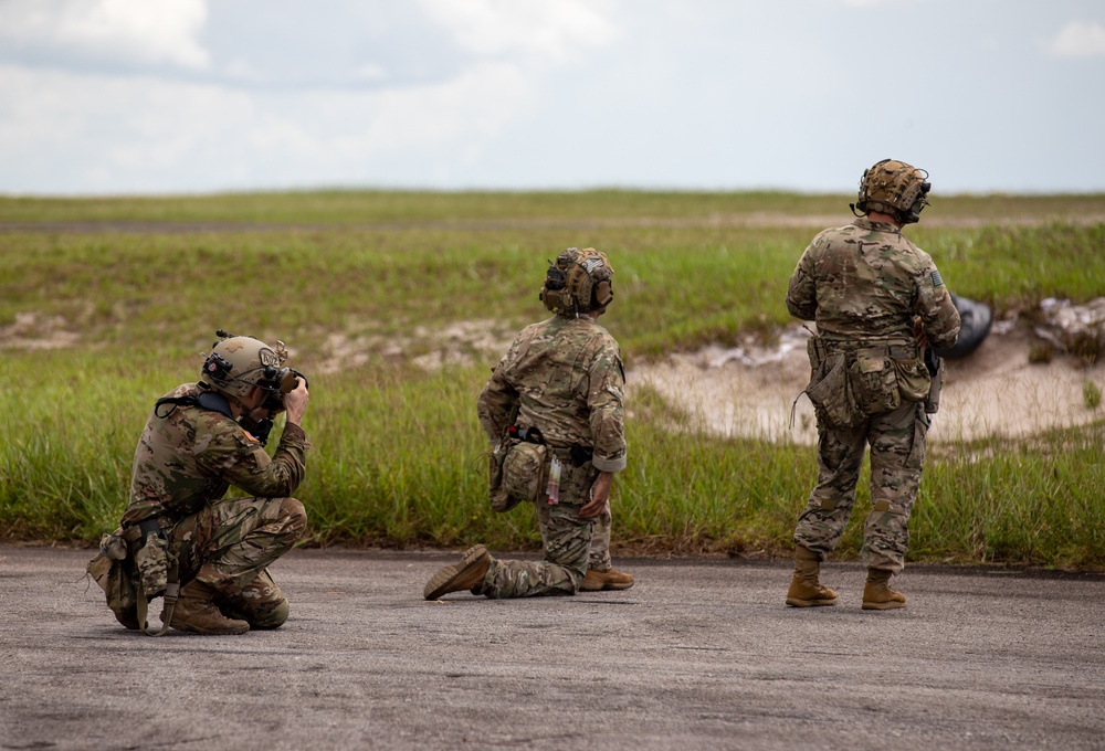 Joint Military Fast Rope Training during Tradewinds 2023