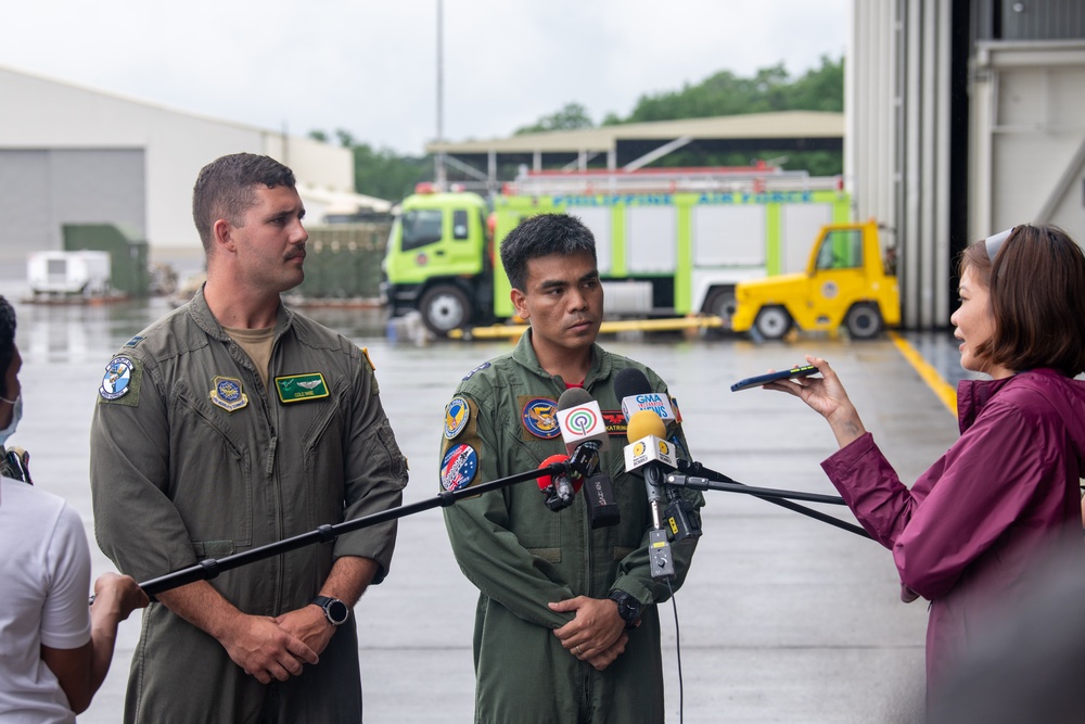 Philippine, US Air Forces engage media during Cope Thunder