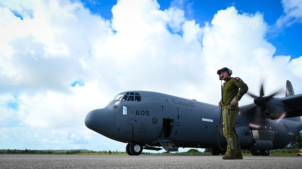 U.S. Army and RCAF C130J Hercules preparation