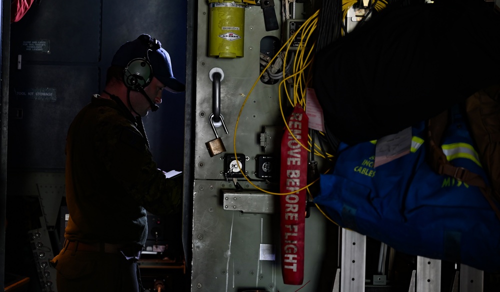 U.S. Army and RCAF C130J Hercules preparation