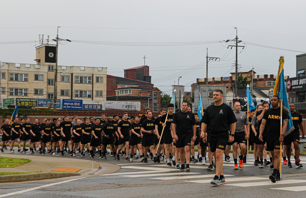 501st Military Intelligence Brigade Conducts a Brigade Run