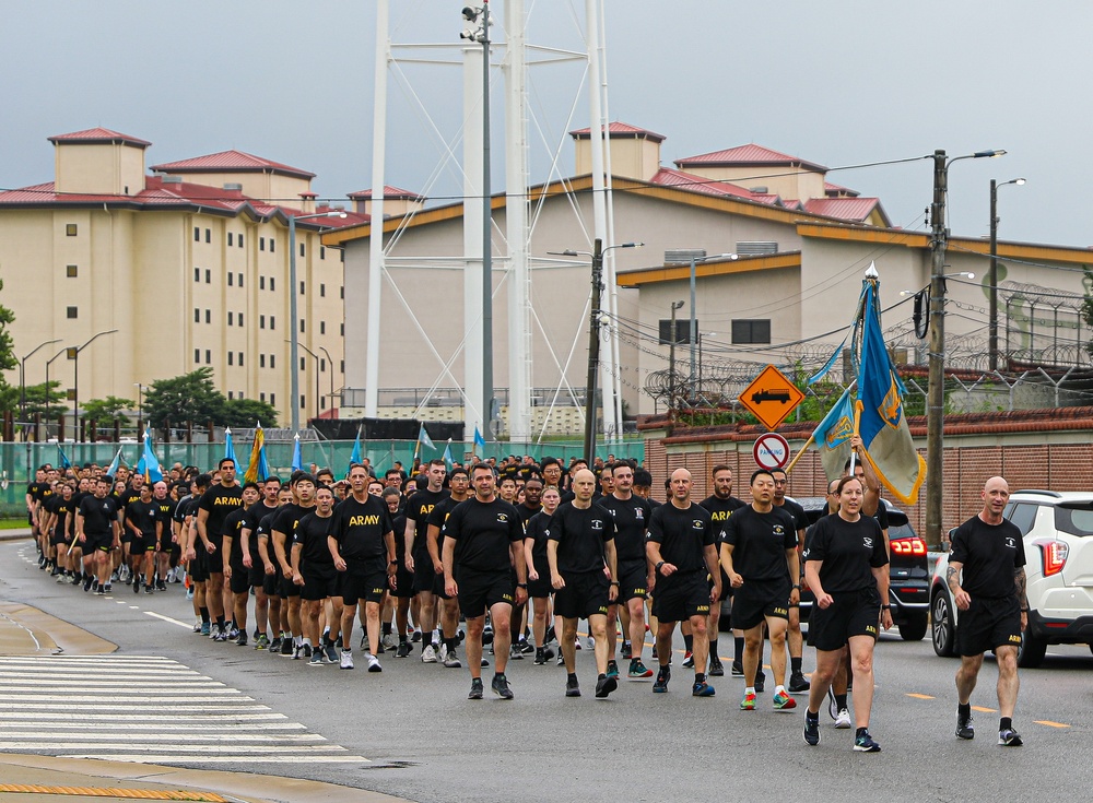 501st Military Intelligence Brigade Conducts a Brigade Run