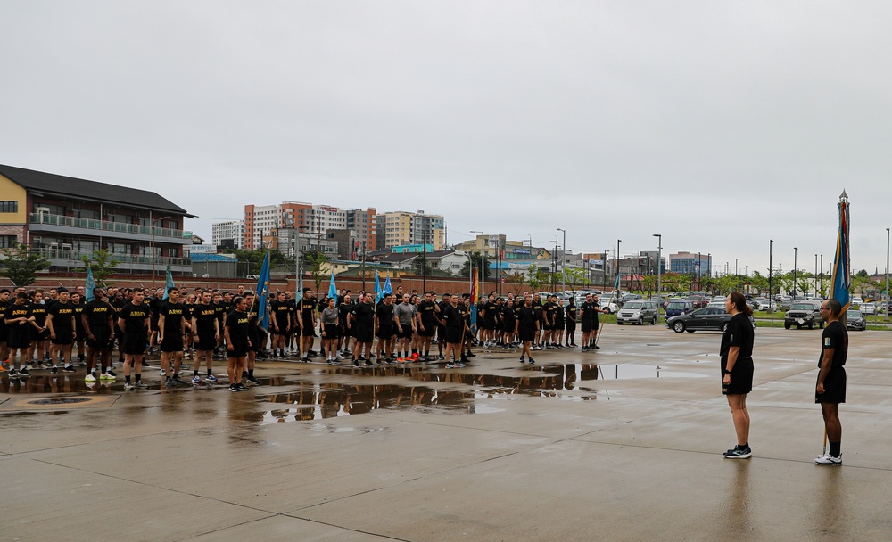 501st Military Intelligence Brigade Conducts a Brigade Run