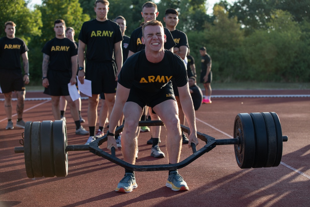 DVIDS - Images - U.S. Army Soldier conducts Maximum Deadlift for ACFT ...