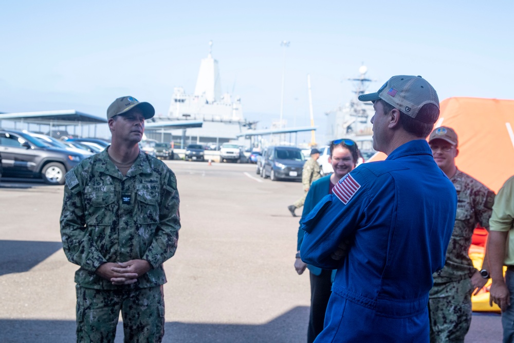 NASA and Canadian Space Agency Astronauts Meet with Sailors