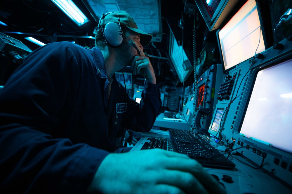 USS Carney (DDG 64) Conduct RHIB Ops During CSG-4 COMPTUEX