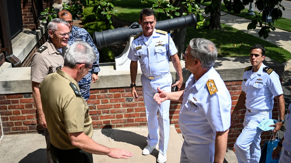 Brazilian Navy Chief of Staff Visits the IADC