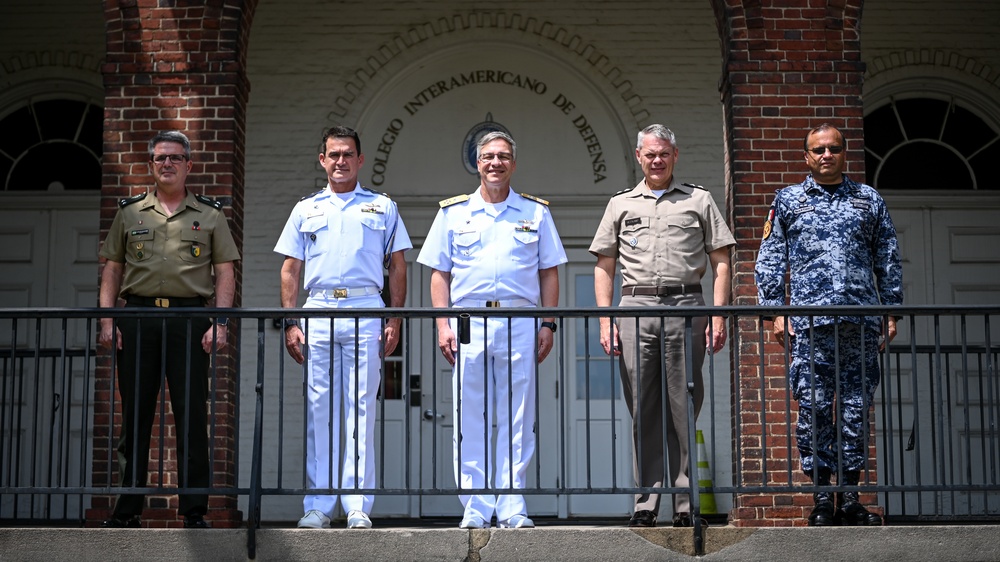 Brazilian Navy Chief of Staff Visits the IADC