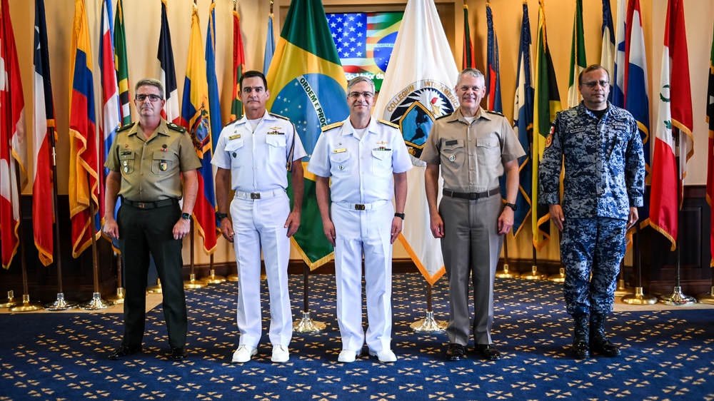 Brazilian Navy Chief of Staff Visits the IADC