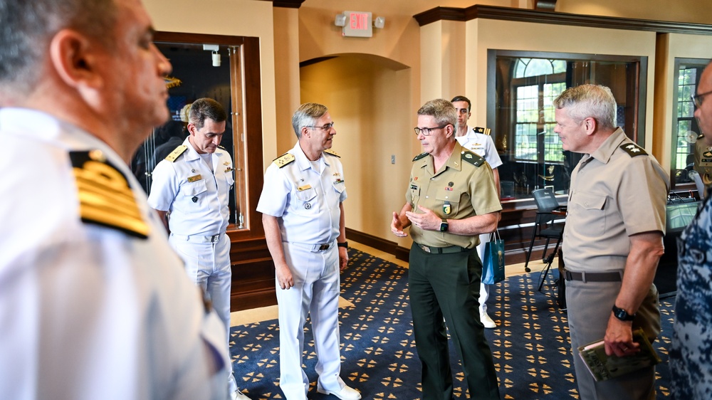 Brazilian Navy Chief of Staff Visits the IADC