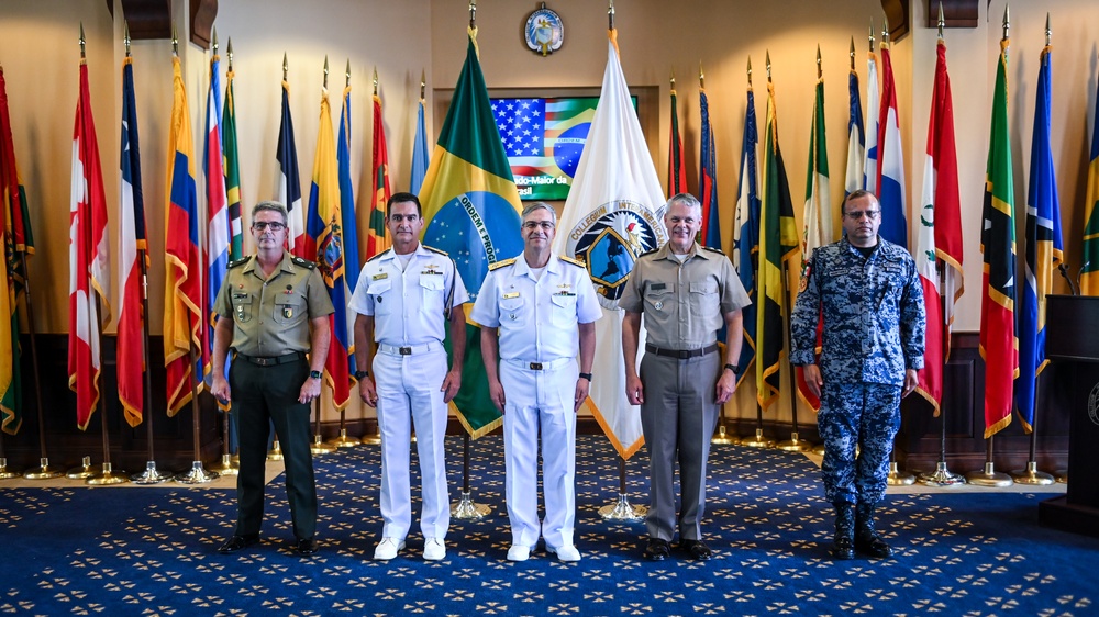 Brazilian Navy Chief of Staff Visits the IADC