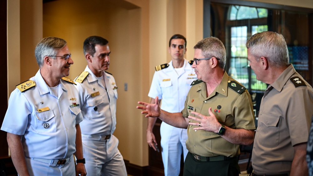 Brazilian Navy Chief of Staff Visits the IADC