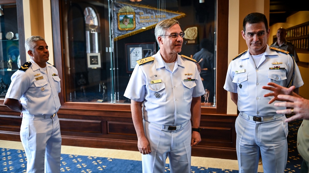 Brazilian Navy Chief of Staff Visits the IADC