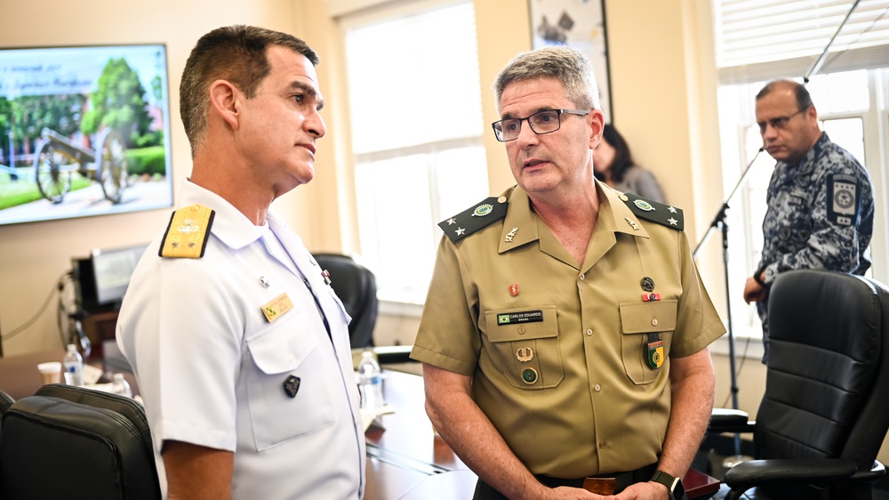 Brazilian Navy Chief of Staff Visits the IADC