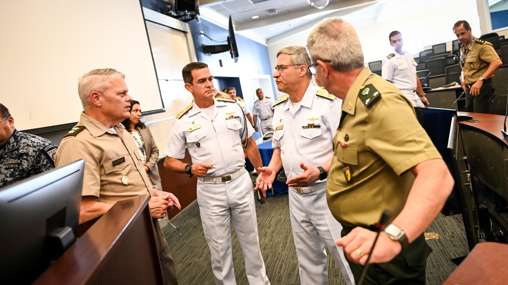 Brazilian Navy Chief of Staff Visits the IADC