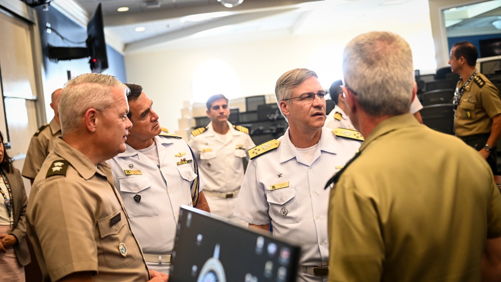 Brazilian Navy Chief of Staff Visits the IADC