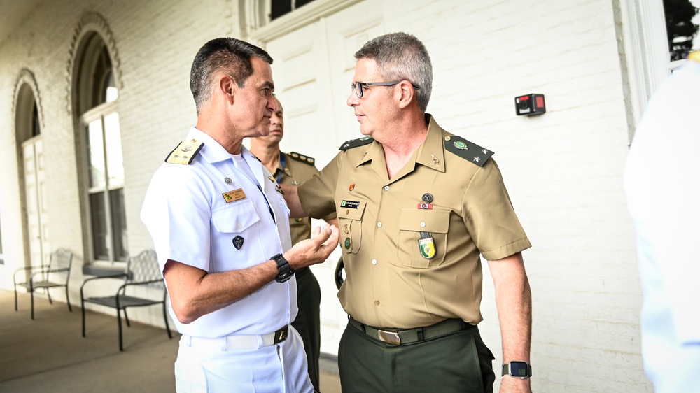 Brazilian Navy Chief of Staff Visits the IADC