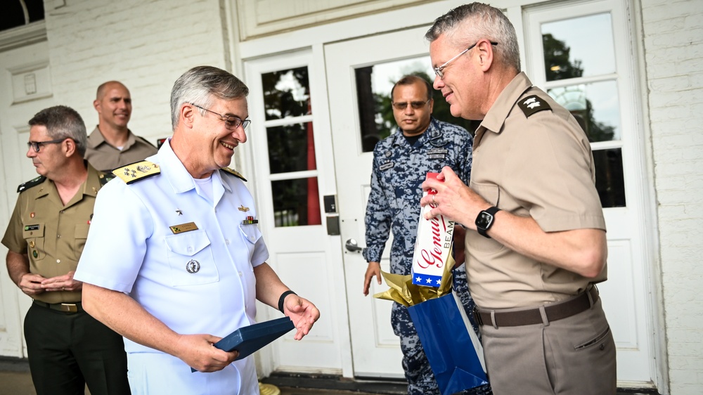 Brazilian Navy Chief of Staff Visits the IADC