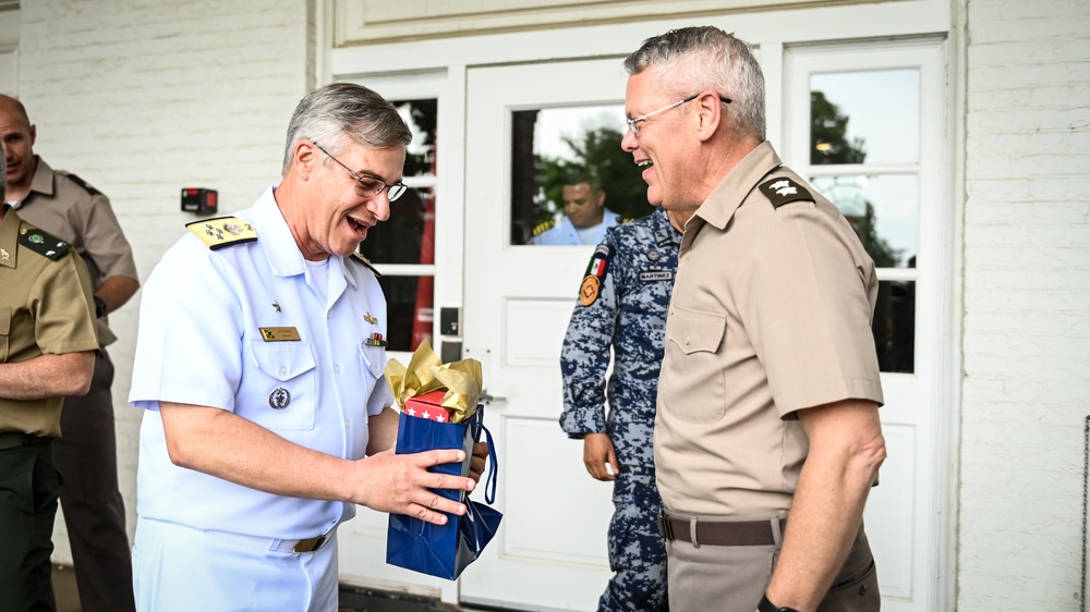 Brazilian Navy Chief of Staff Visits the IADC