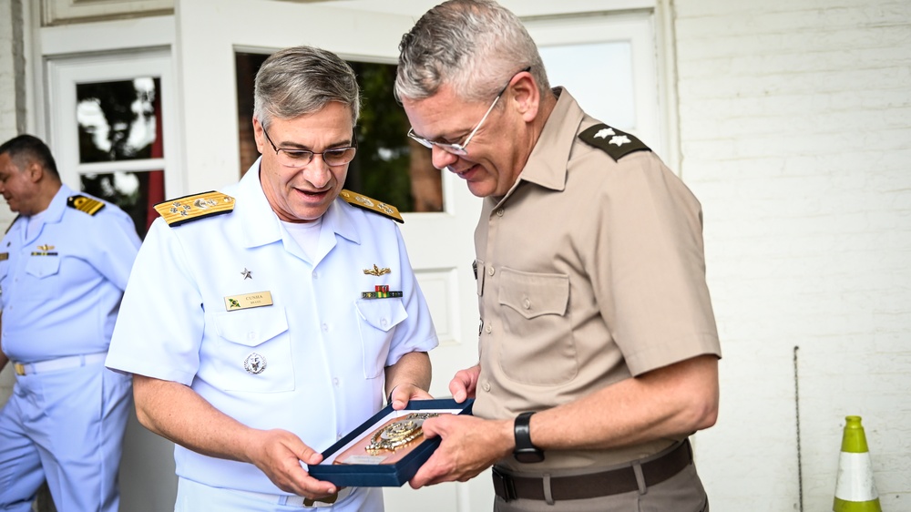 Brazilian Navy Chief of Staff Visits the IADC