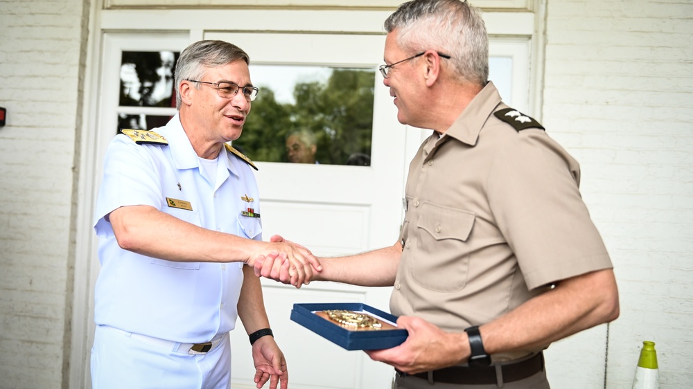 Brazilian Navy Chief of Staff Visits the IADC