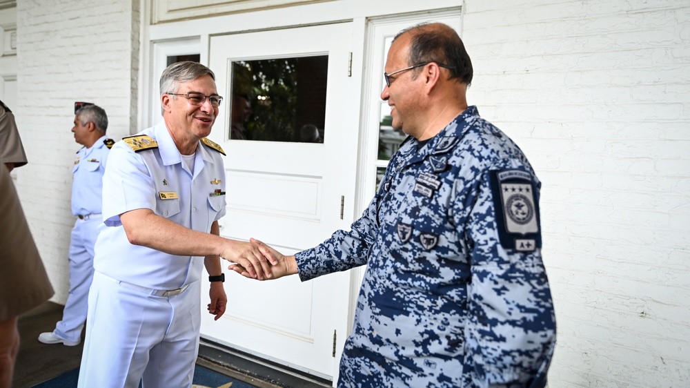 Brazilian Navy Chief of Staff Visits the IADC