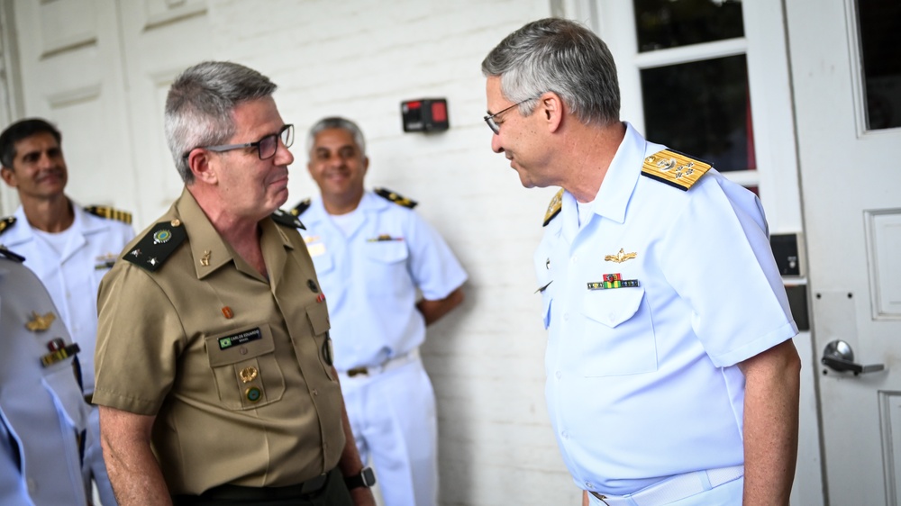 Brazilian Navy Chief of Staff Visits the IADC