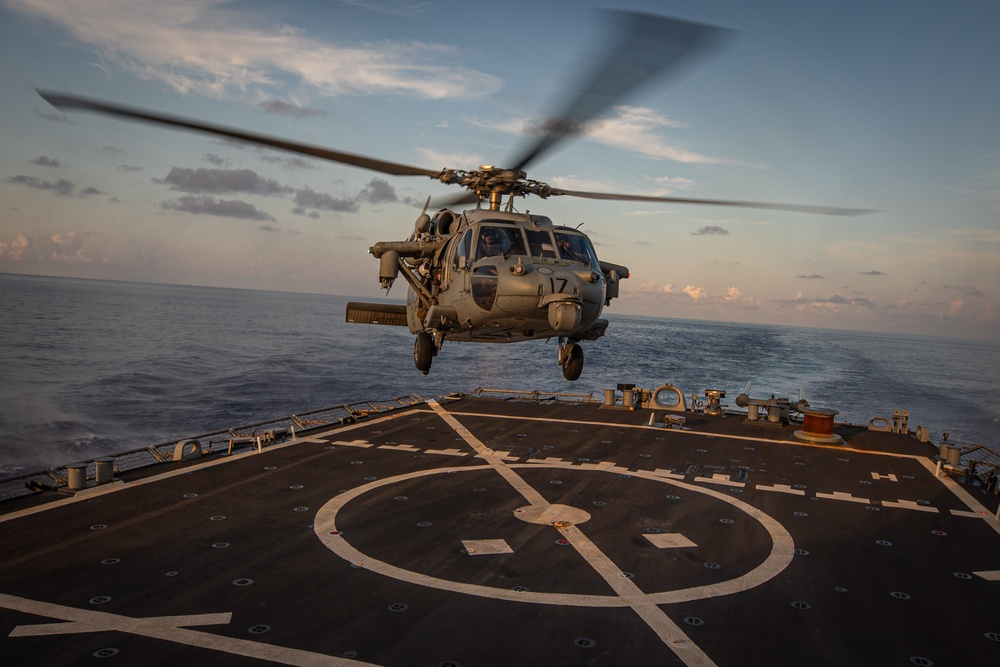 USS Carney (DDG 64) Conducts Flight Operations During CSG-4 COMPTUEX