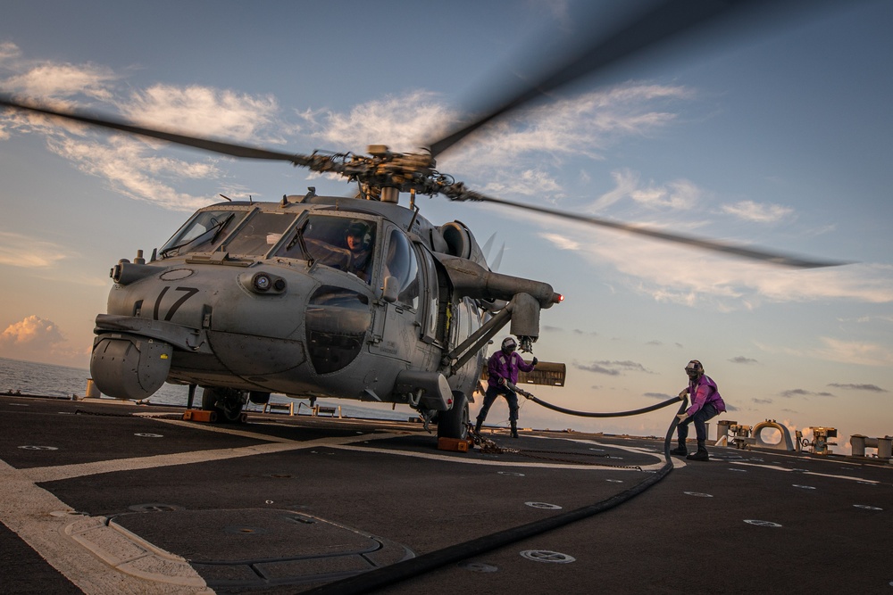 USS Carney (DDG 64) Conducts Flight Operations During CSG-4 COMPTUEX