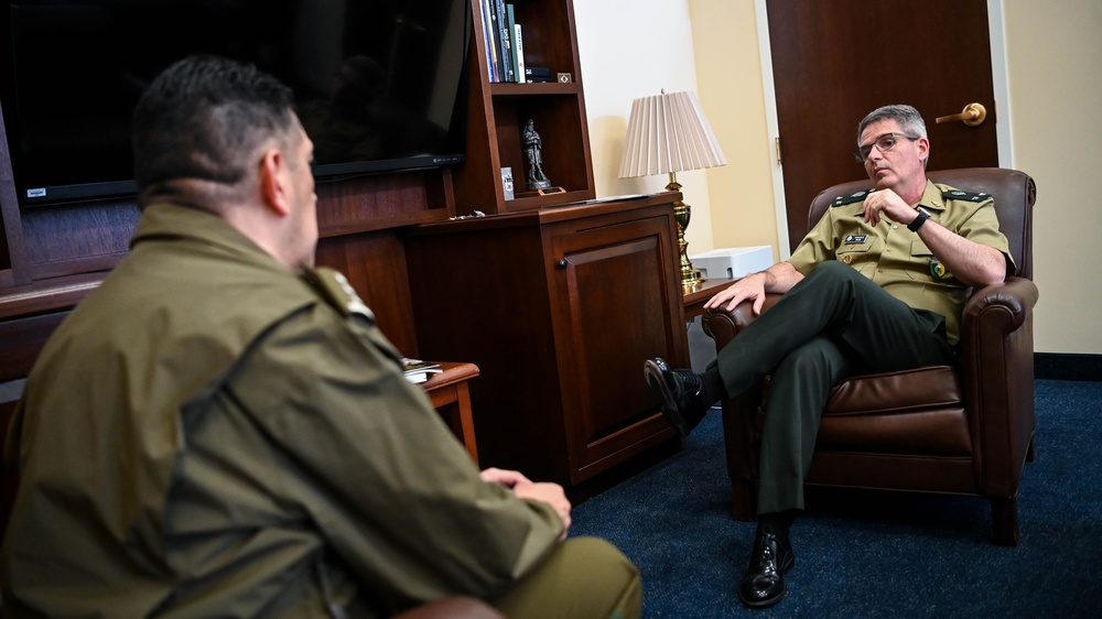 Chilean police attache Visits the IADC