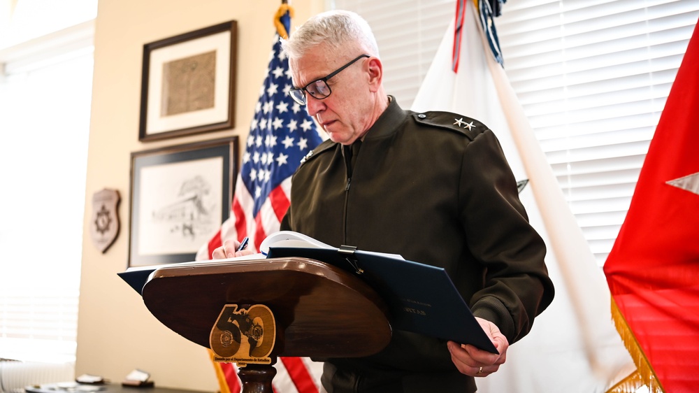 U.S. Army Chief of Chaplains Visits the IADC