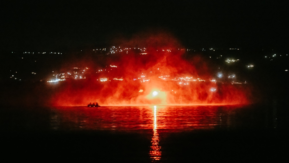 2d Recon Conducts Helo Casting At Night