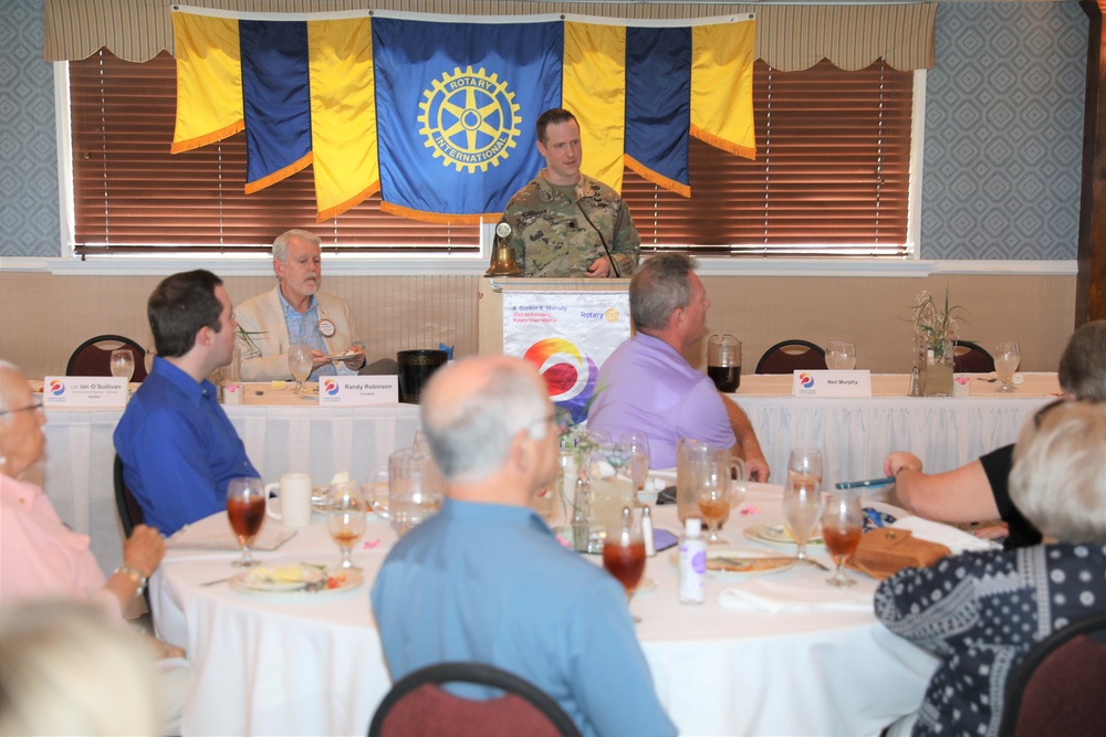 LTC O'Sullivan speaks to community group