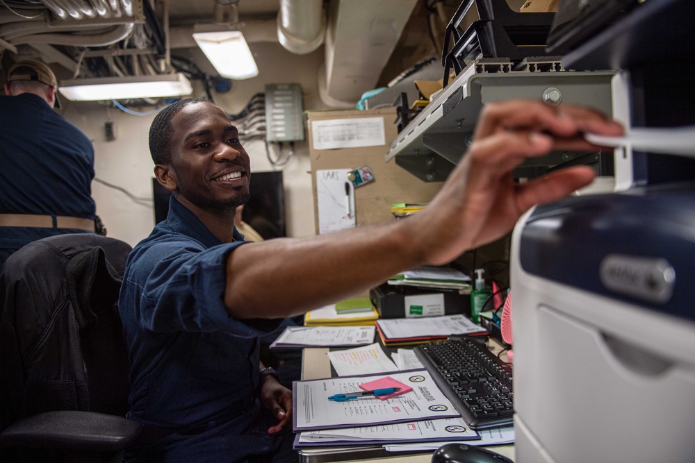 USS Laboon (DDG 58) Conducts Weapons Exercise During CSG-4 COMPTUEX