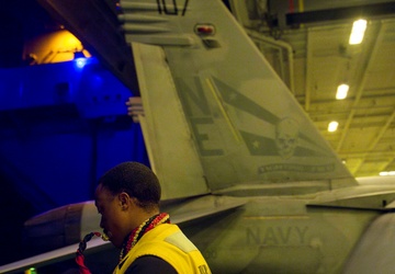 USS Carl Vinson (CVN 70) Sailors Move Aircraft