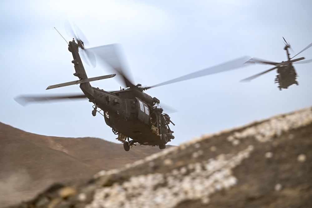 7th Special Forces Group (Airborne) Conducts Fast-Rope Training