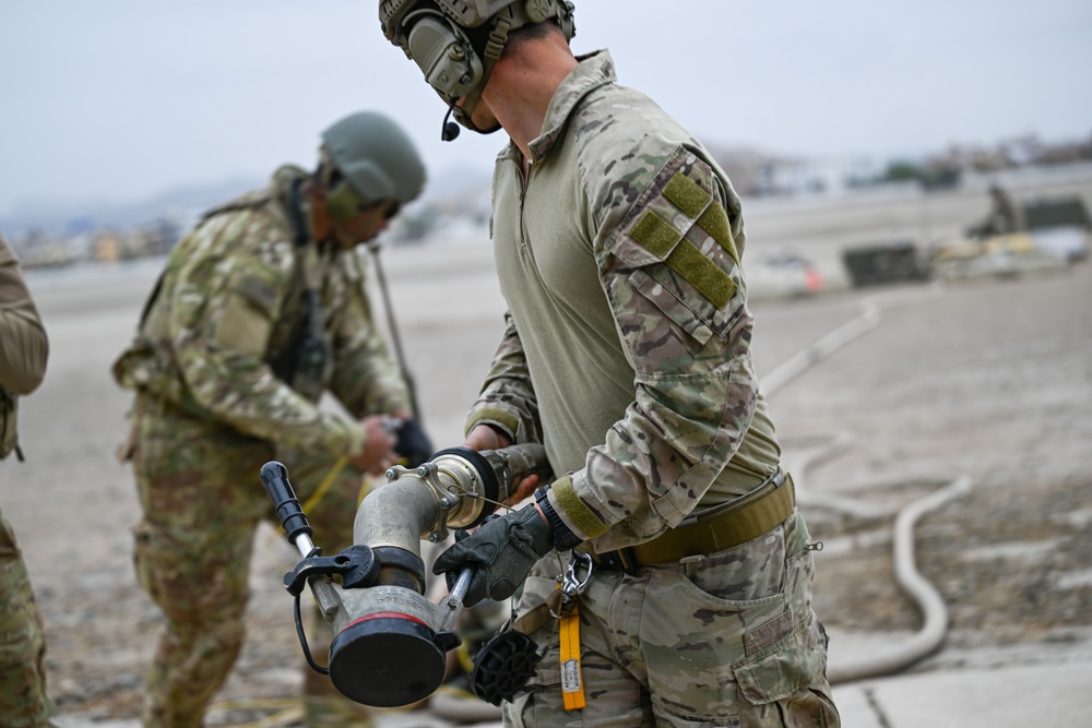 7th Special Forces Group (Airborne) Conducts Fast-Rope Training